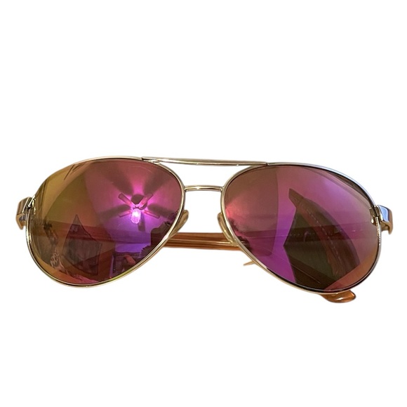 Fossil aviator sunglasses with reflective rainbow lens and brown case - Picture 2 of 6